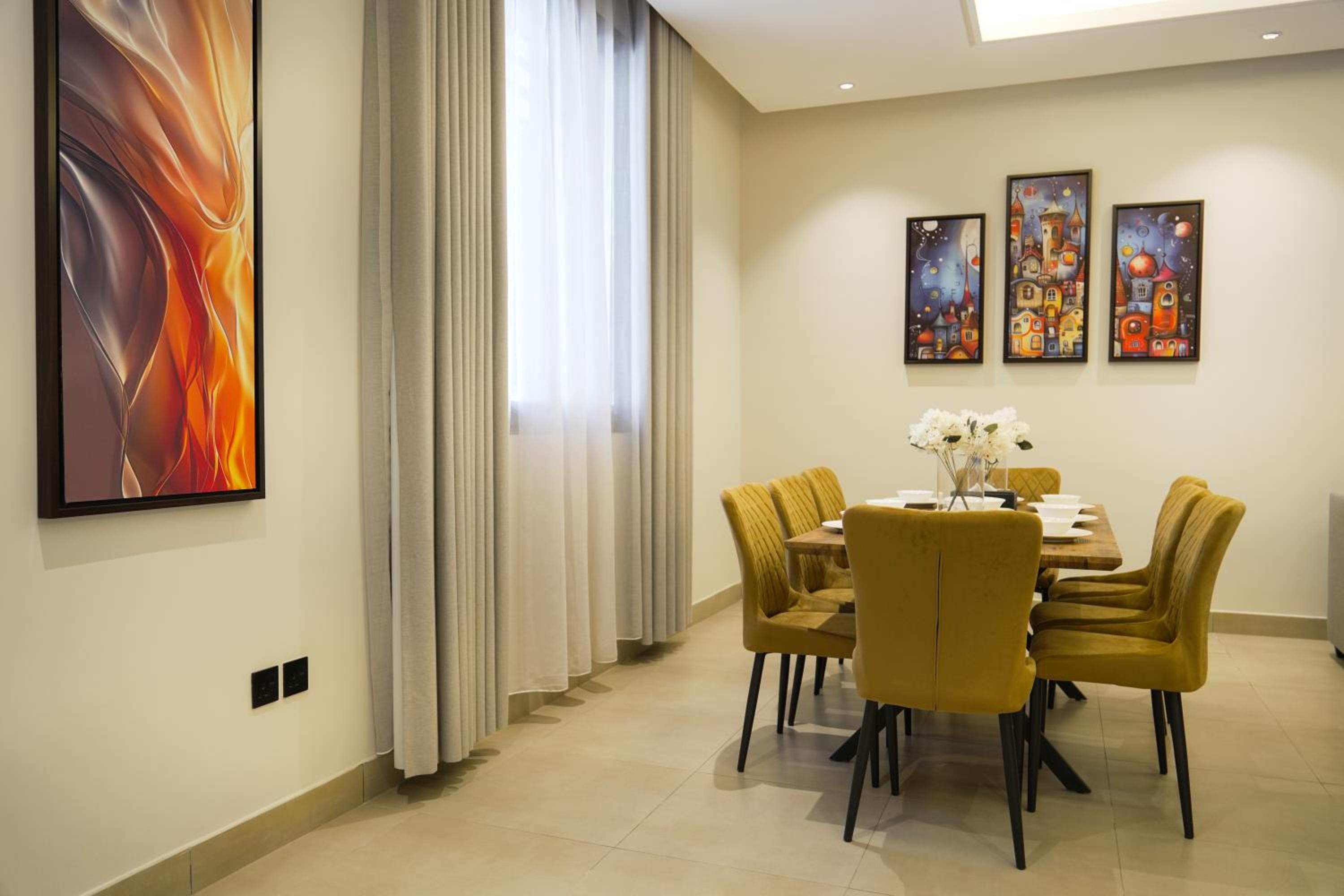 Luxury Apartment in Al Yasmin