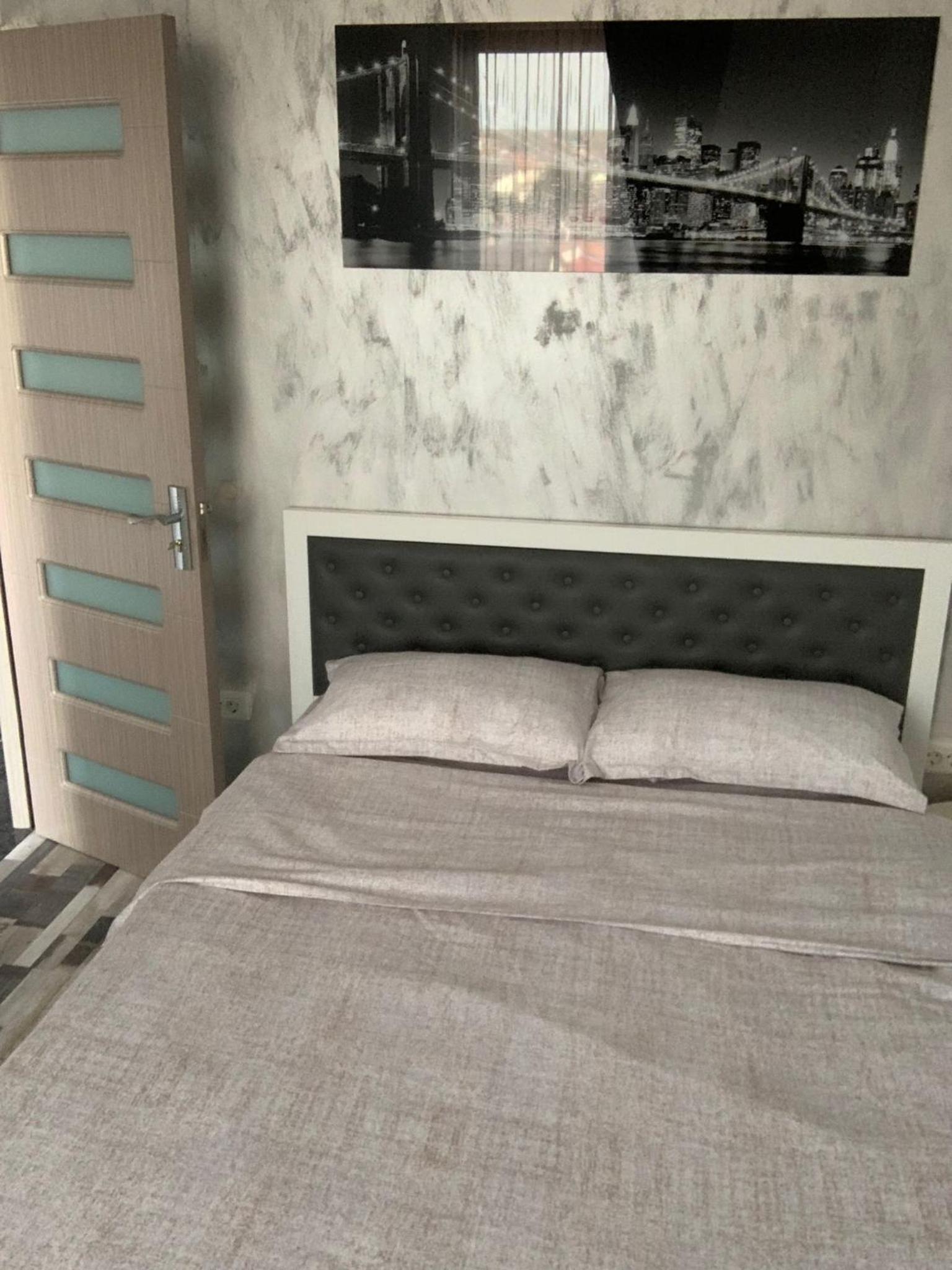 Serin Blaxy Studio view 2