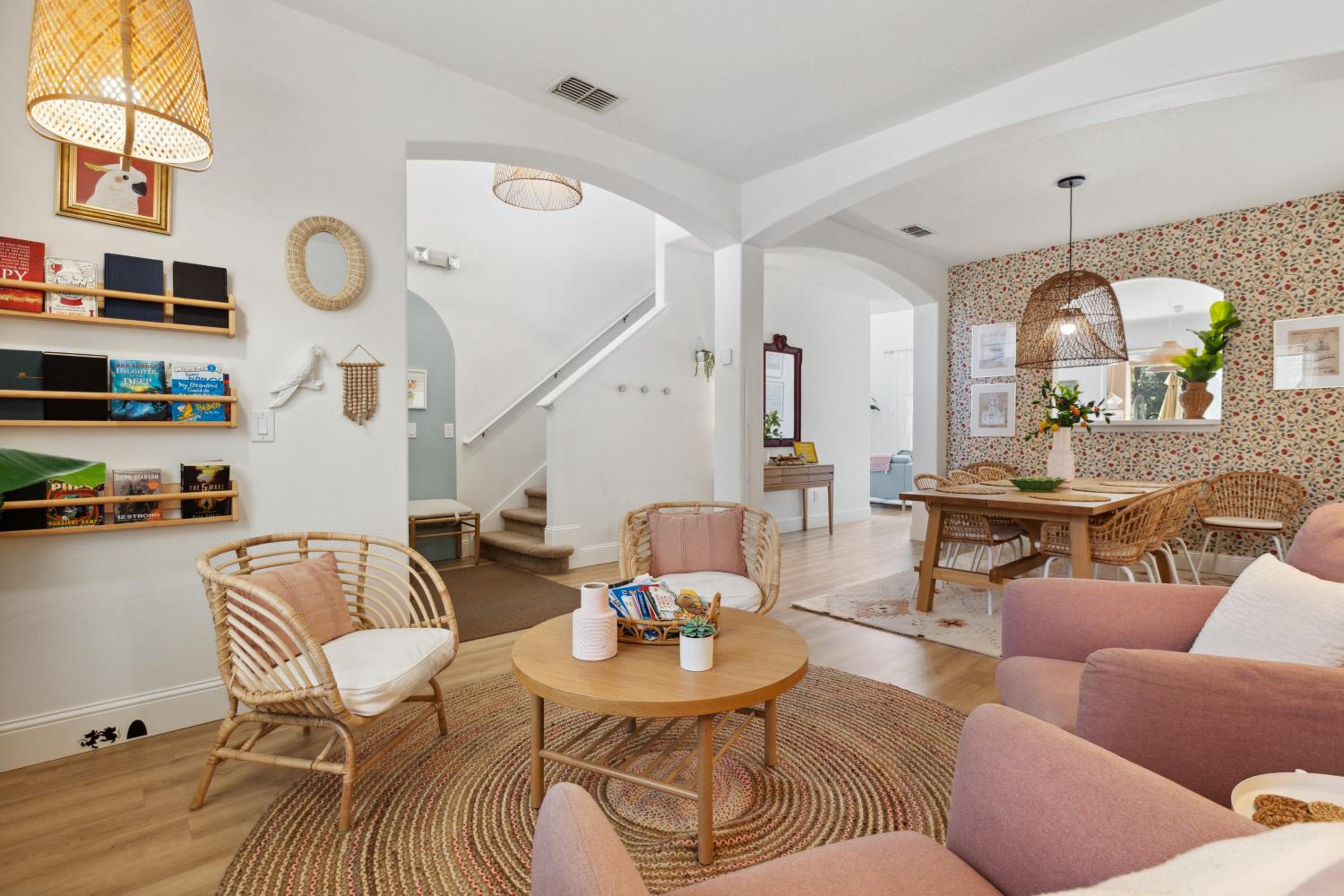 The Citrus Villa An Entertainer's Delight view 3