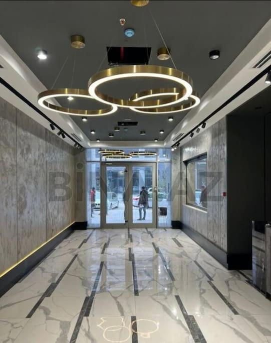 ağ şəhərdə modern mənzil