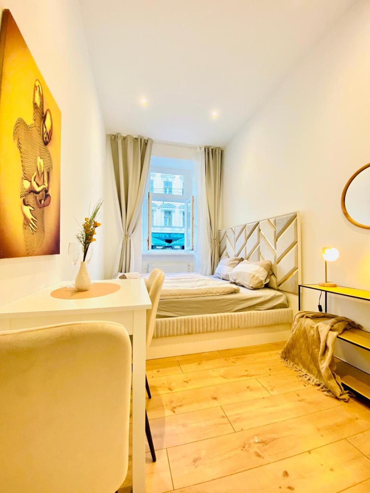 Ottakring Gem Shared 4BR Retreat Breathtaking City Views