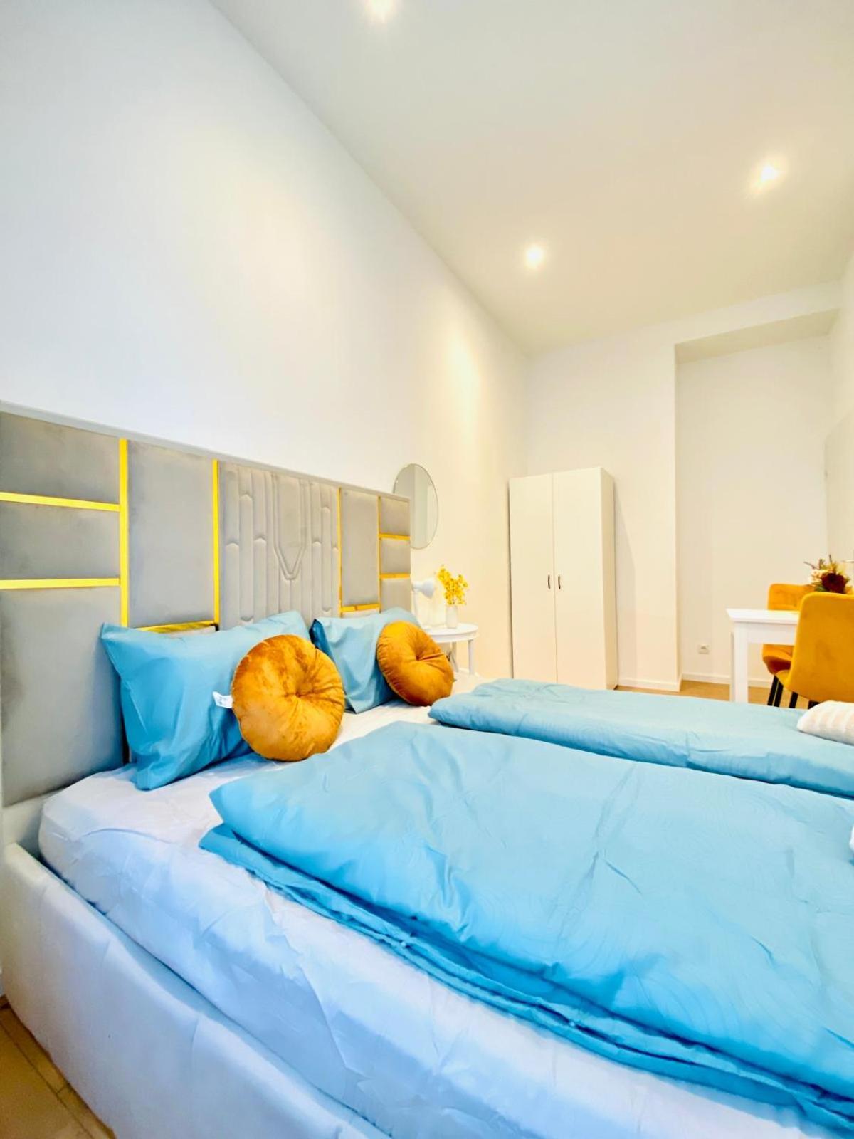 Ottakring Gem Shared 4BR Retreat Breathtaking City Views
