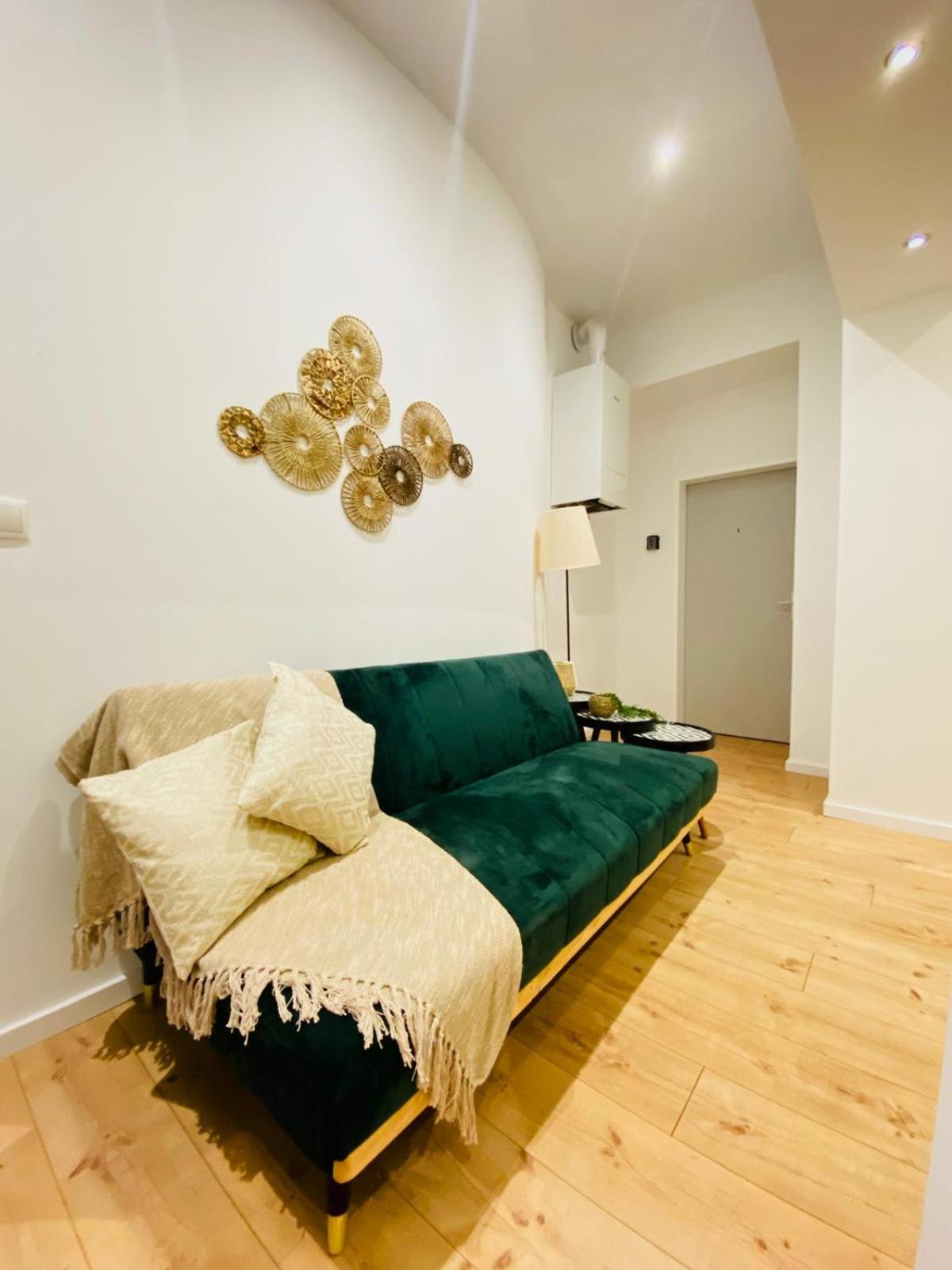 Ottakring Gem Shared 4BR Retreat Breathtaking City Views