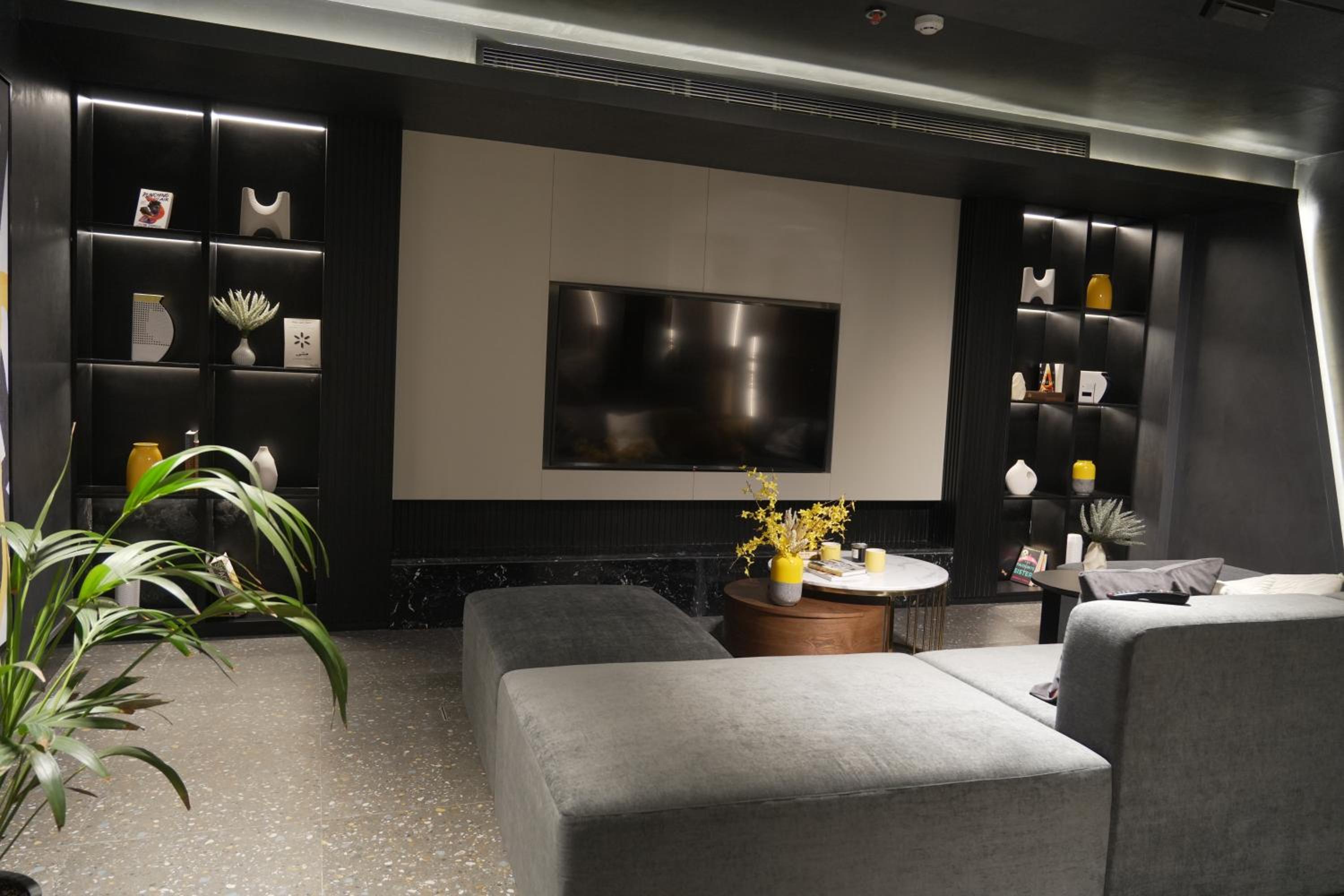 Luxury Apartment in Al Yasmin