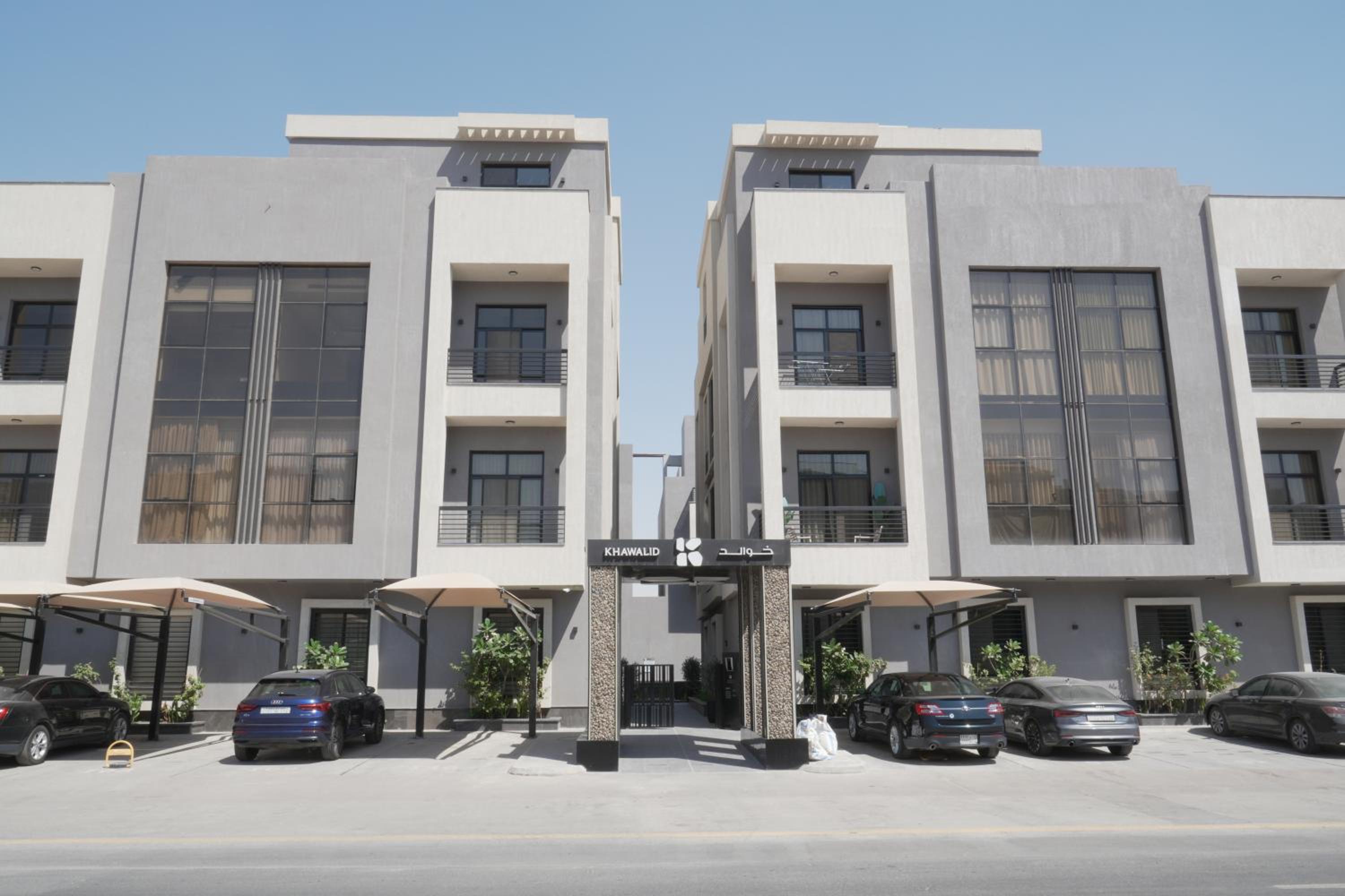 Luxury Apartment in Al Yasmin