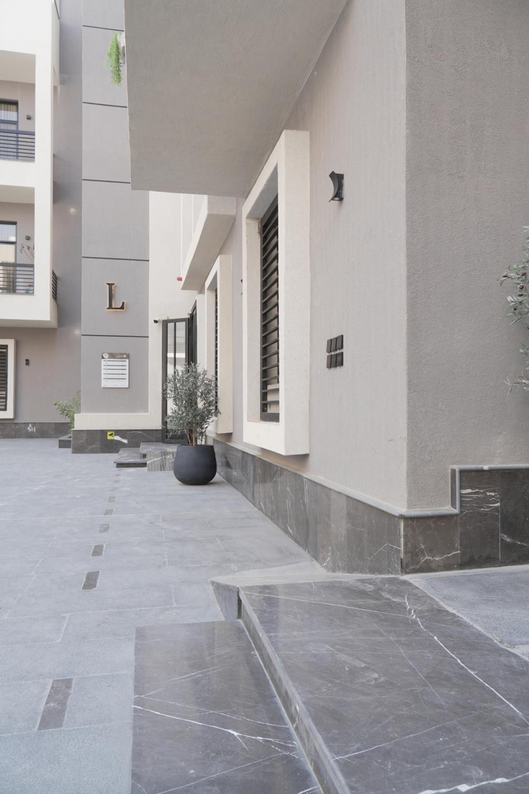 Luxury Apartment in Al Yasmin