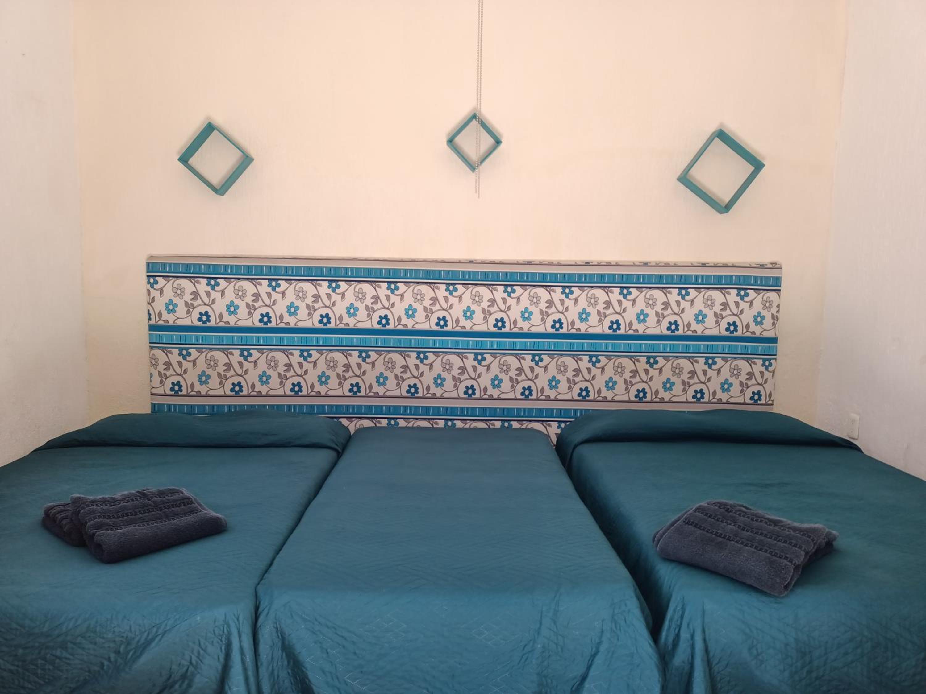 Casona Luciérnaga-Casa de Huéspedes Centro de León, Poliforum