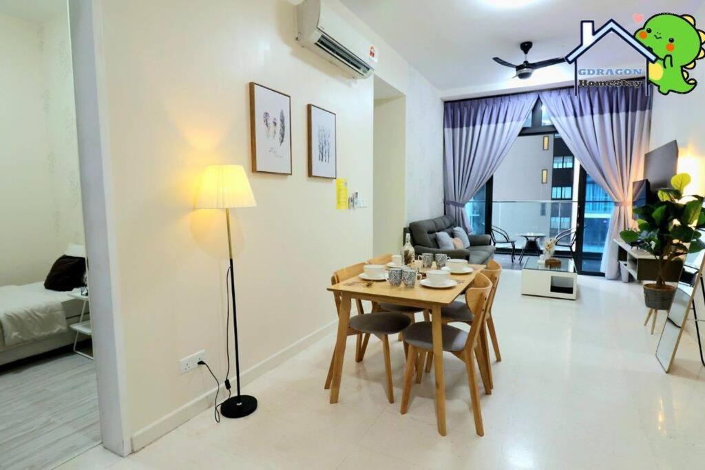 Setia Sky88 2BR balcony pool view by Gdragon Homestay