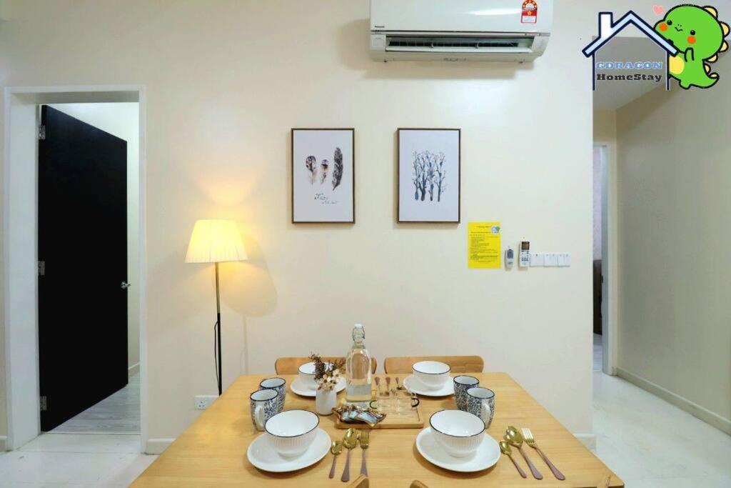 Setia Sky88 2BR balcony pool view by Gdragon Homestay