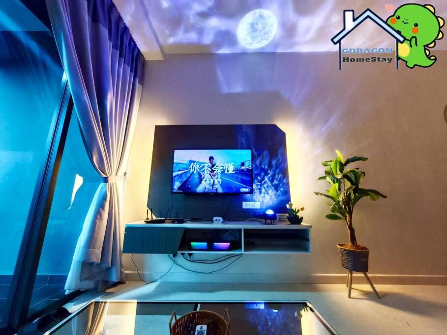 Setia Sky88 2BR balcony pool view by Gdragon Homestay