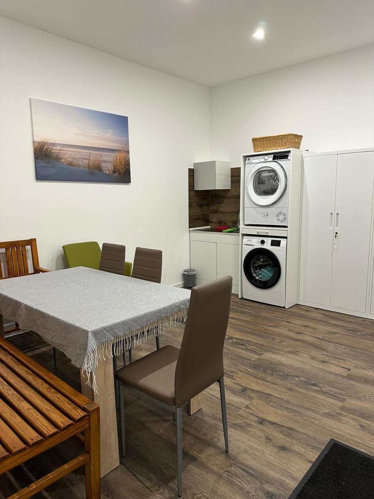 Gästehaus Bützfleth, Rad-Hotel, Arbeit & Privat, Bed & Breakfast, Mitten am Elb-Rad-Wanderweg