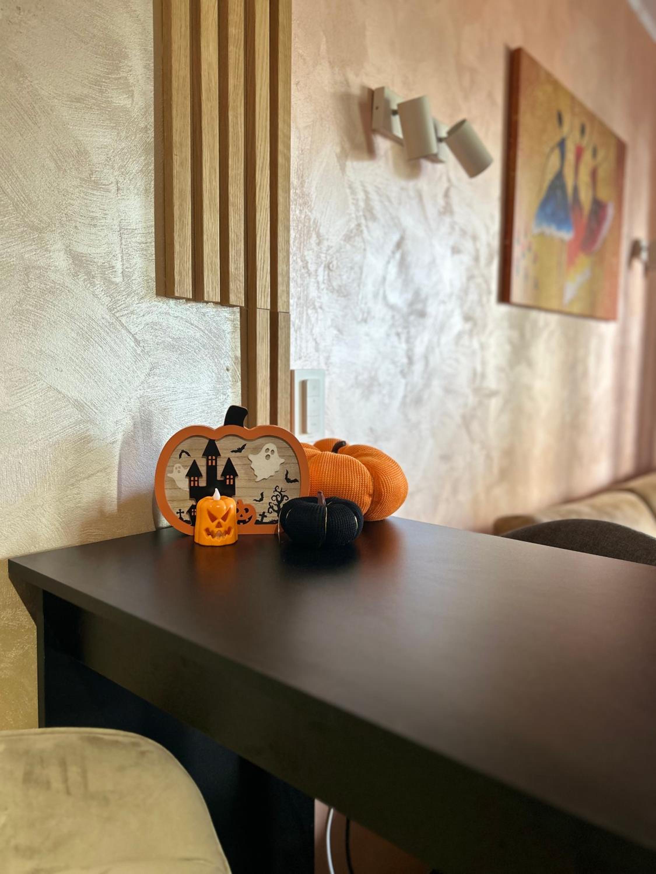 2-bedroom, 2-bathroom with fireplace and garden at Winslow Infinity