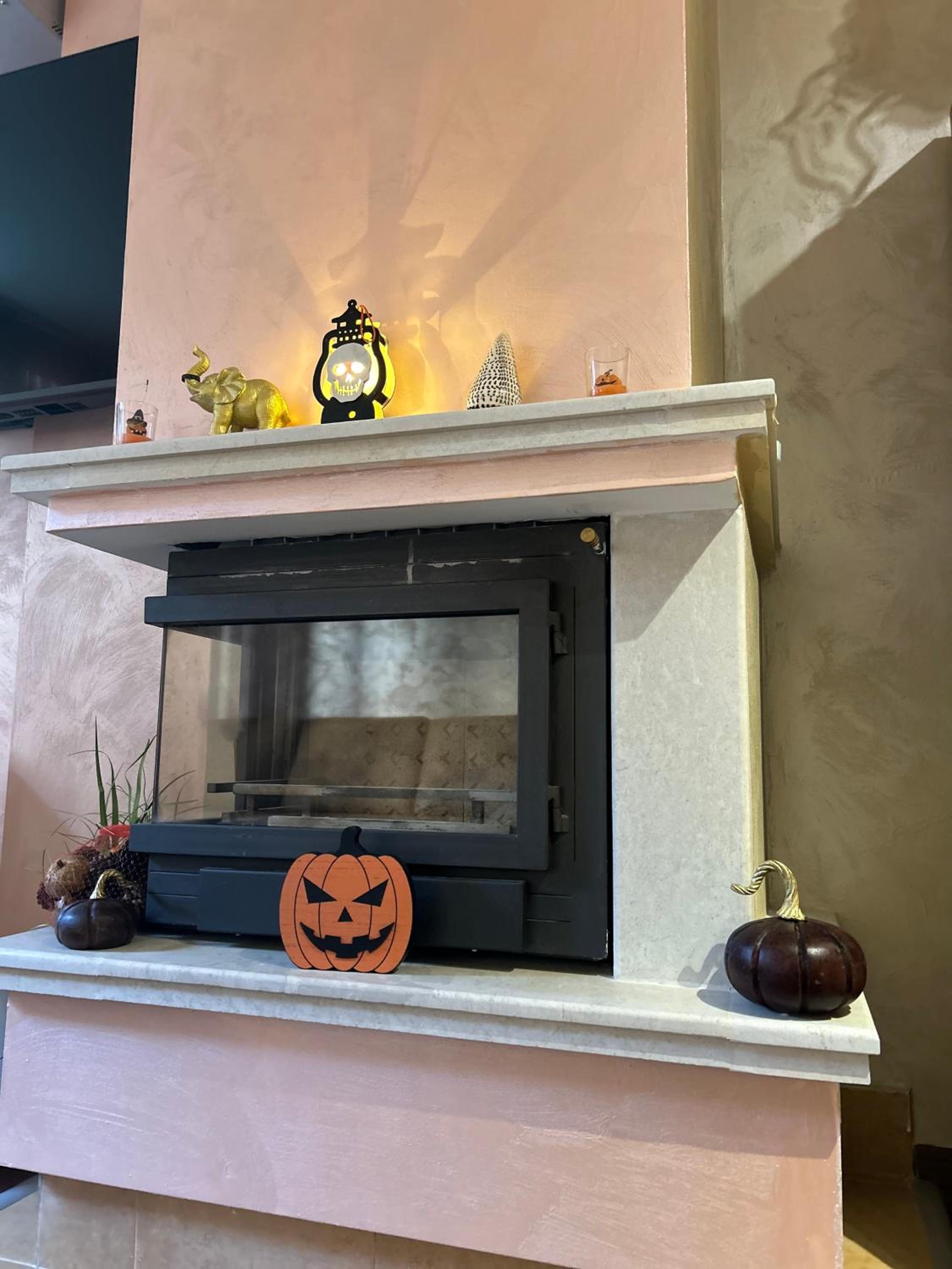 2-bedroom, 2-bathroom with fireplace and garden at Winslow Infinity