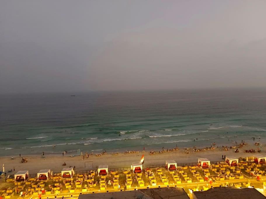 luxury flat on blue meka beach view 5