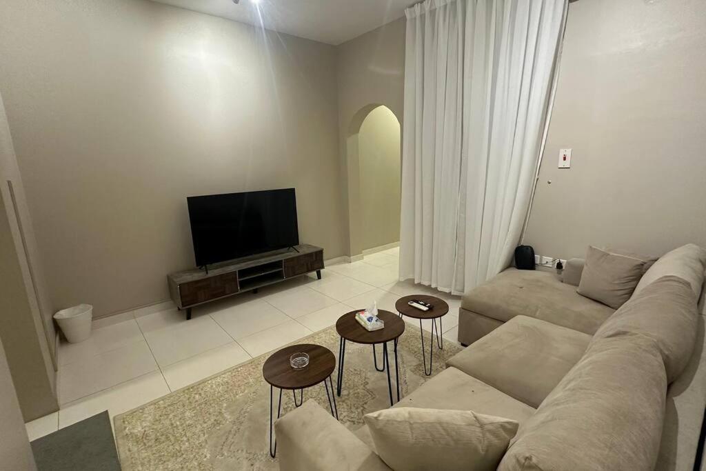 Elegant room and hall #40 شقة مفروشة إيجار يومي المروج - مرتاح
