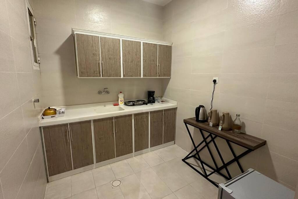 Elegant room and hall #40 شقة مفروشة إيجار يومي المروج - مرتاح