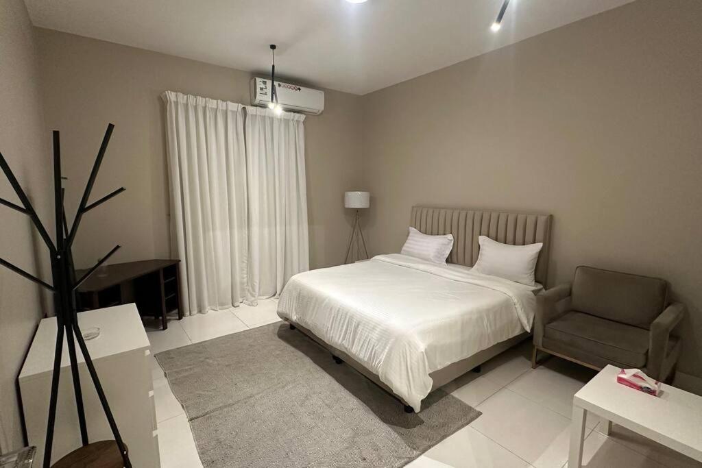Elegant room and hall #40 شقة مفروشة إيجار يومي المروج - مرتاح