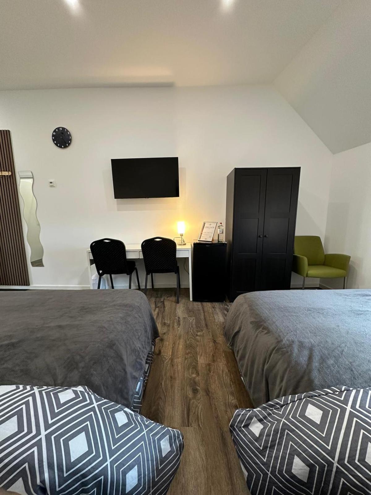 Gästehaus Bützfleth, Rad-Hotel, Arbeit & Privat, Bed & Breakfast, Mitten am Elb-Rad-Wanderweg