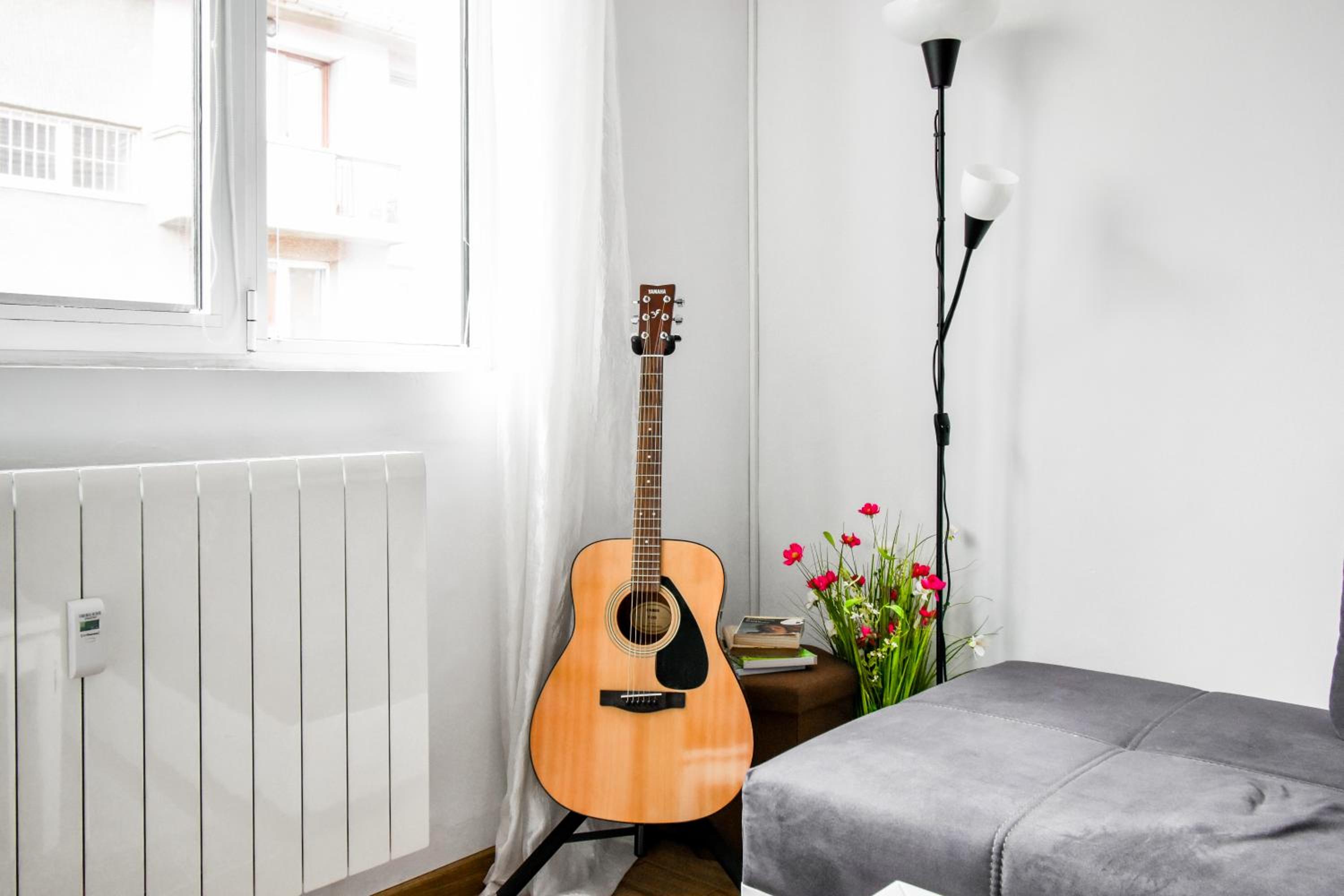 Large 2-BR Retreat, Walk to Sofias Top Spots