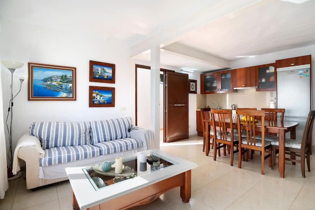 Casa Luisa Anclada frente al mar