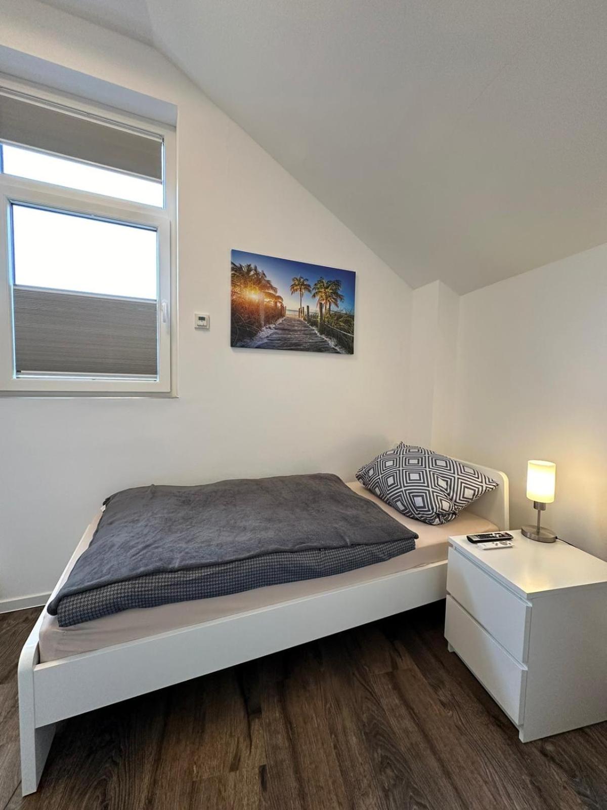 Gästehaus Bützfleth, Rad-Hotel, Arbeit & Privat, Bed & Breakfast, Mitten am Elb-Rad-Wanderweg