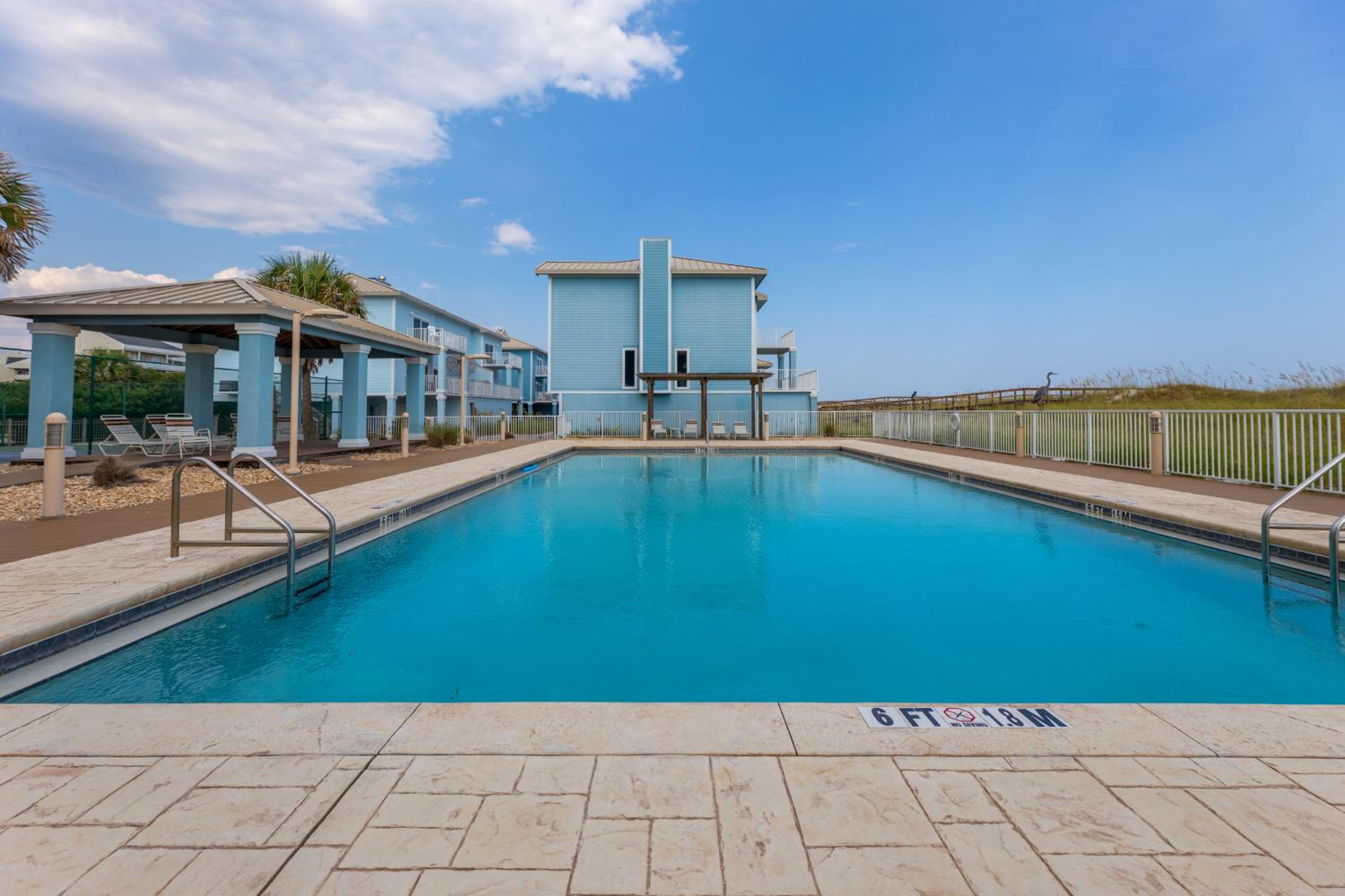 Portside Villa, No 36 Pet Friendly Beachfront Paradise Retreat
