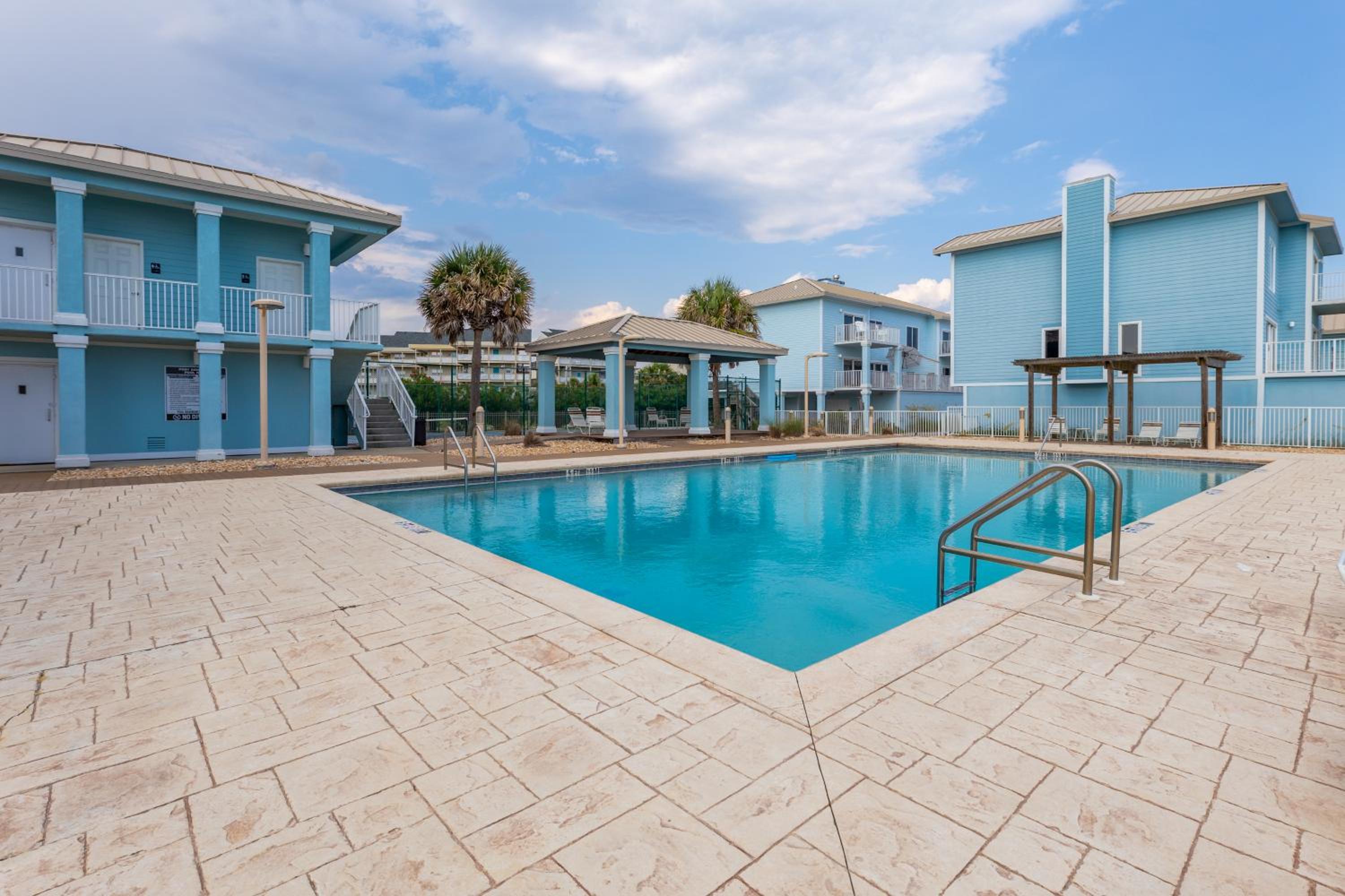 Portside Villa, No 36 Pet Friendly Beachfront Paradise Retreat