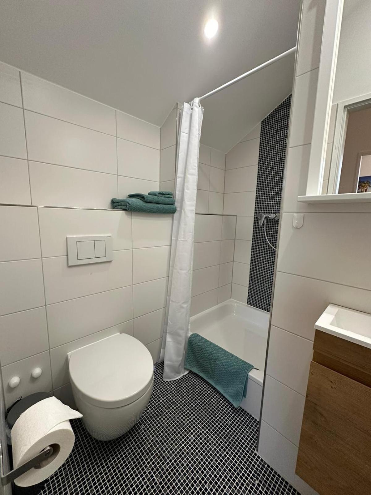 Gästehaus Bützfleth, Rad-Hotel, Arbeit & Privat, Bed & Breakfast, Mitten am Elb-Rad-Wanderweg
