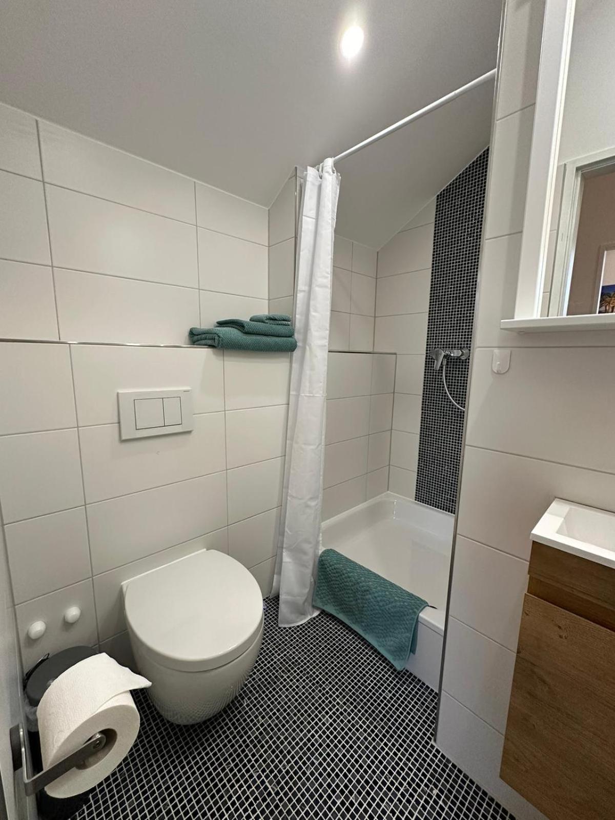 Gästehaus Bützfleth, Rad-Hotel, Arbeit & Privat, Bed & Breakfast, Mitten am Elb-Rad-Wanderweg