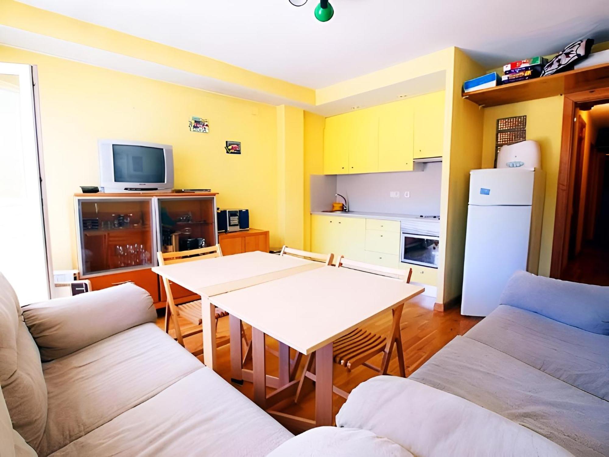 Apartamento en Zona Baja Garaje Opcional y Descuentos Especiales en Acceso a Pistas y Equipamiento
