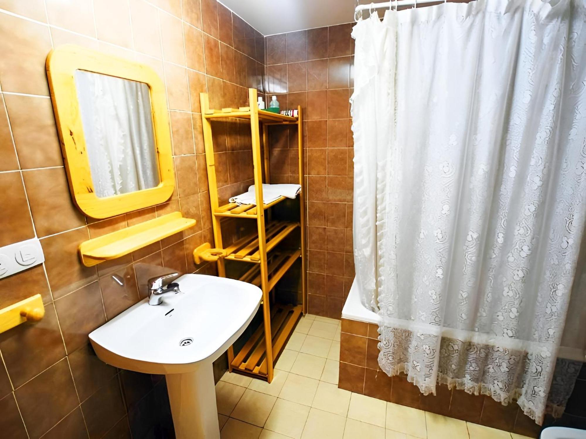 Apartamento en Zona Baja Garaje Opcional y Descuentos Especiales en Acceso a Pistas y Equipamiento