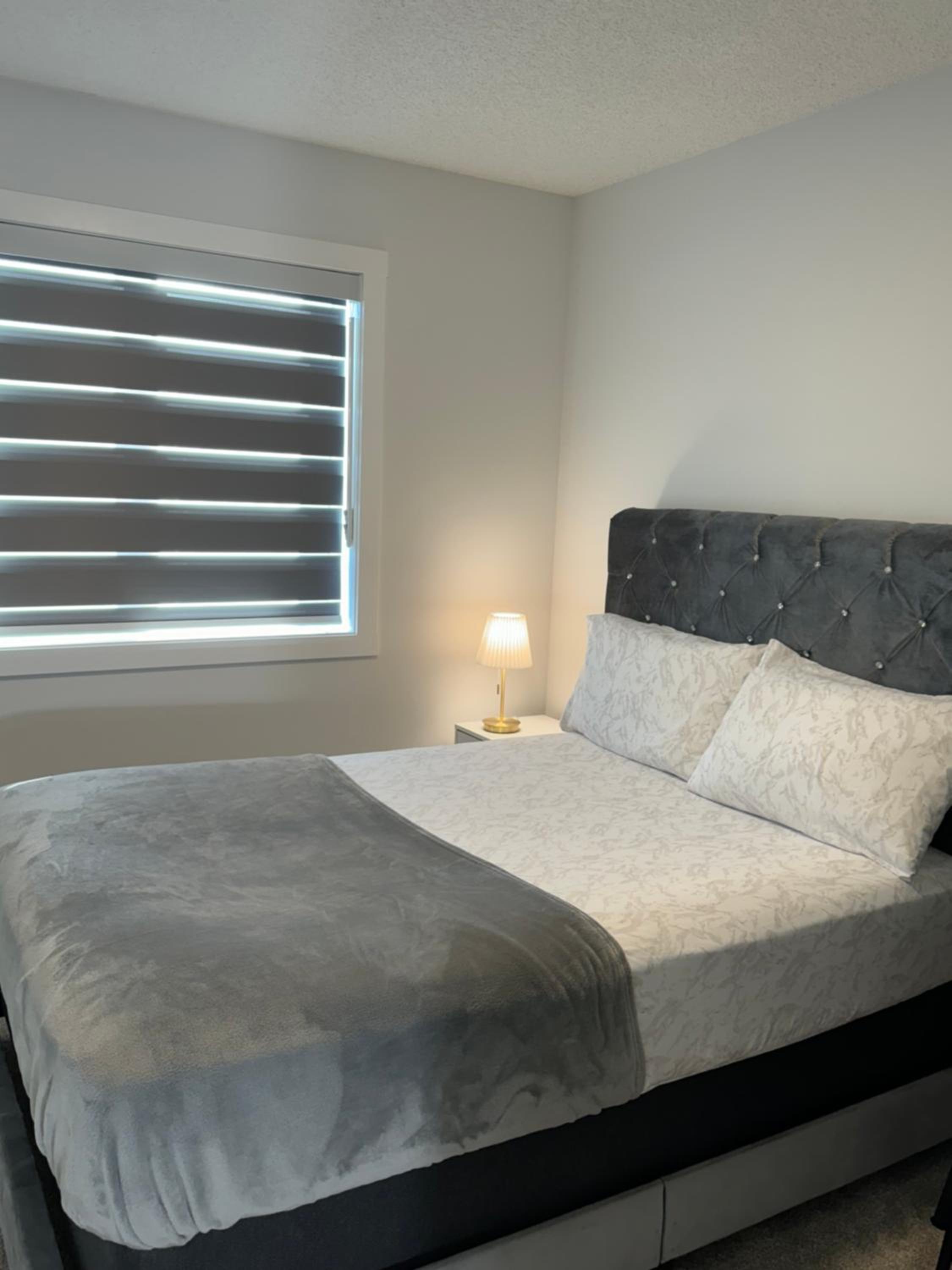 Serene Stay - Private Room and bath with Parking and Wi-Fi