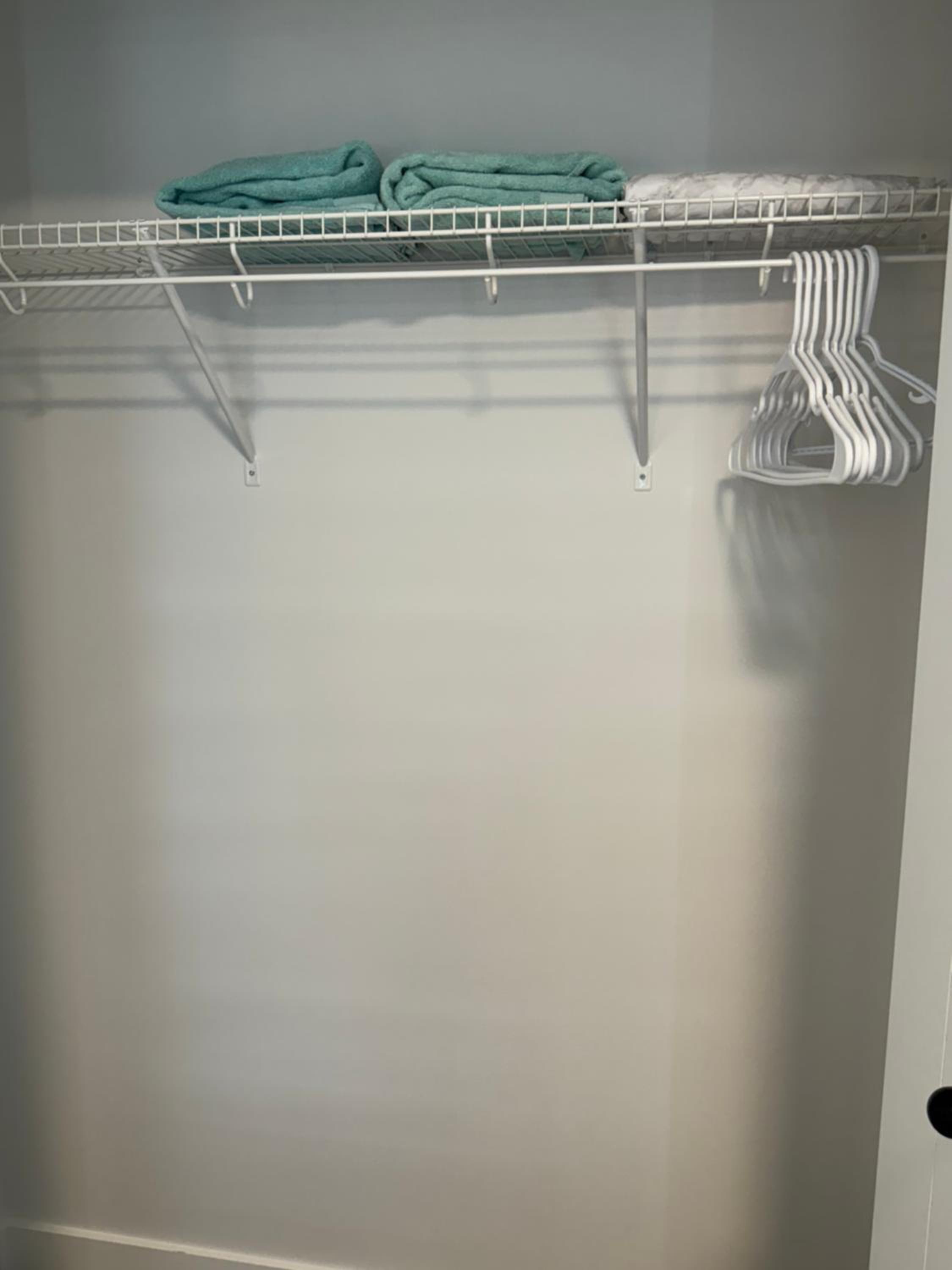 Serene Stay - Private Room and bath with Parking and Wi-Fi