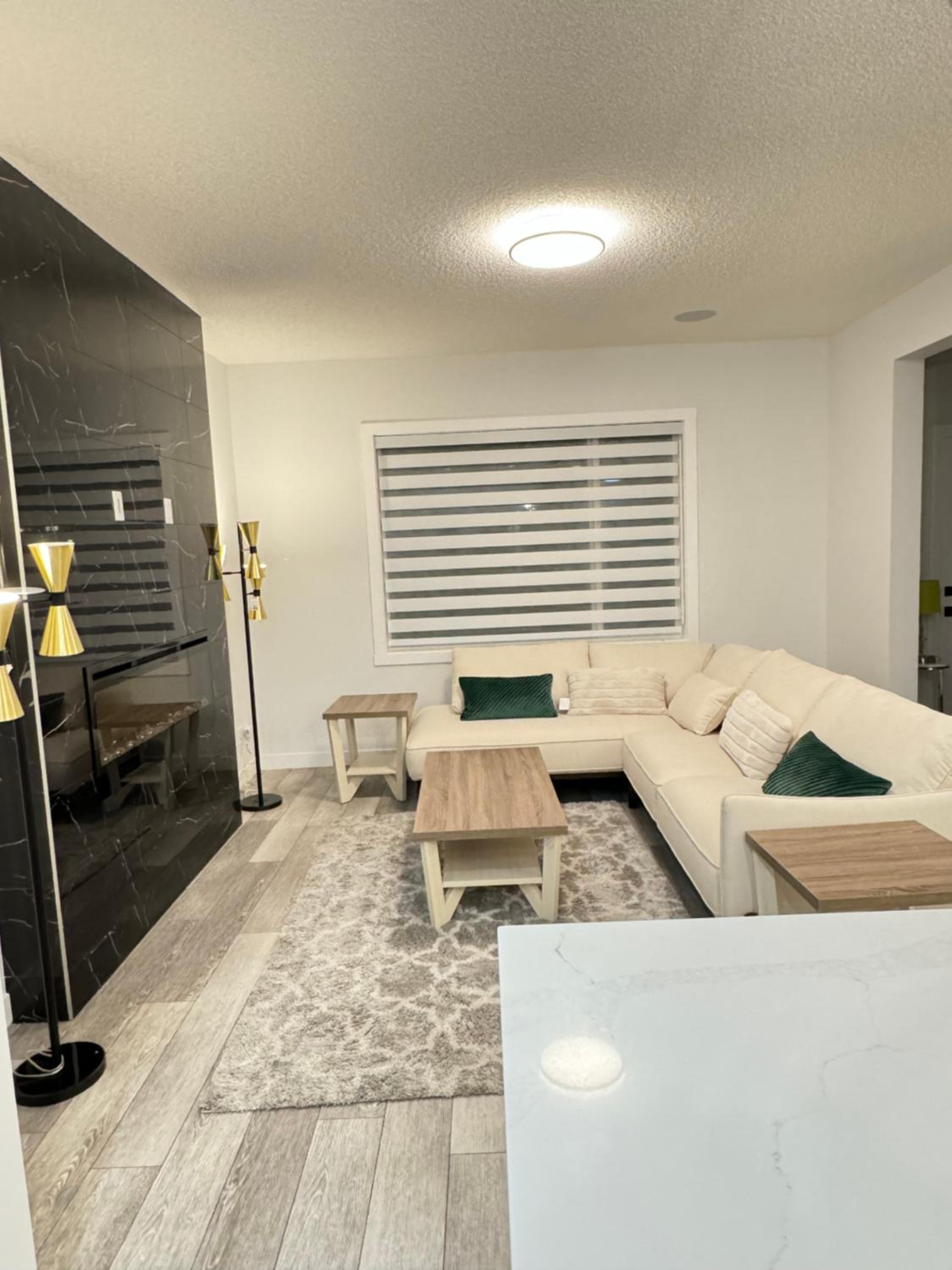 Serene Stay - Private Room and bath with Parking and Wi-Fi