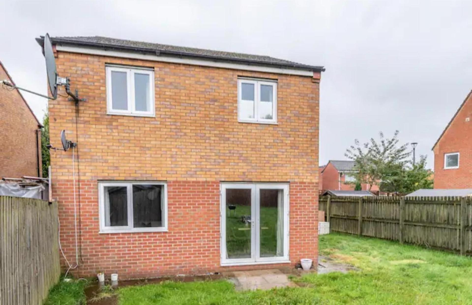 Charming Whitehurst Drive Nest in Manchester view 5
