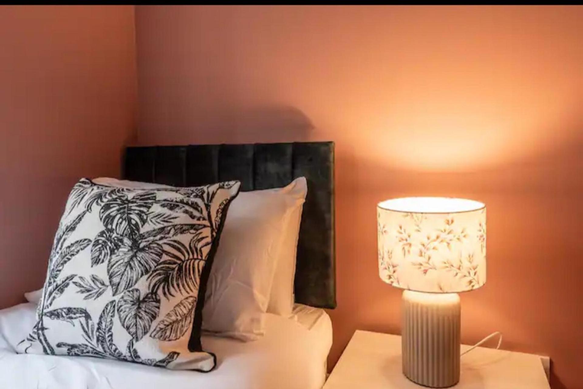 Charming Whitehurst Drive Nest in Manchester view 2