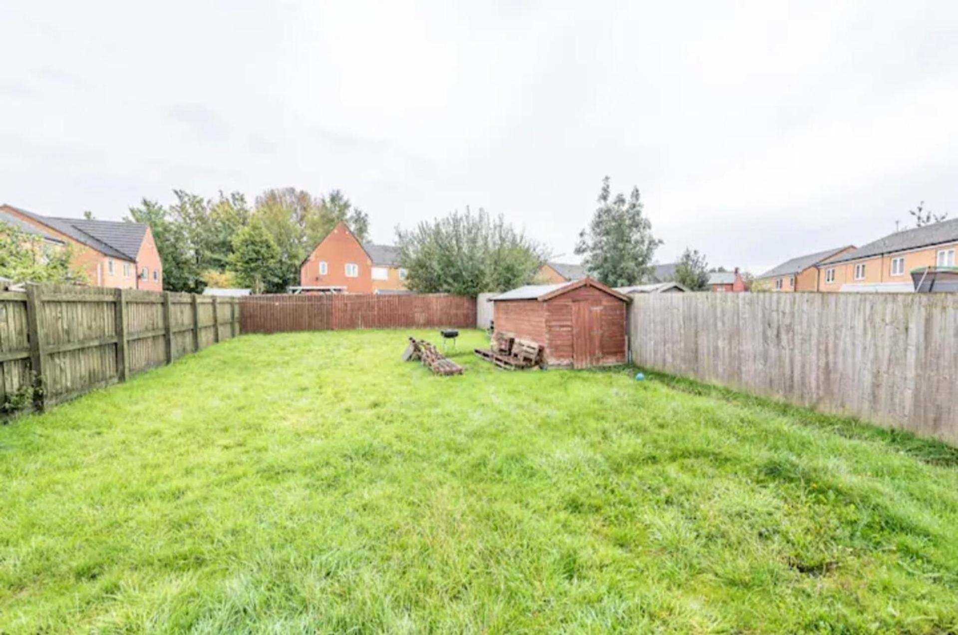 Charming Whitehurst Drive Nest in Manchester view 3