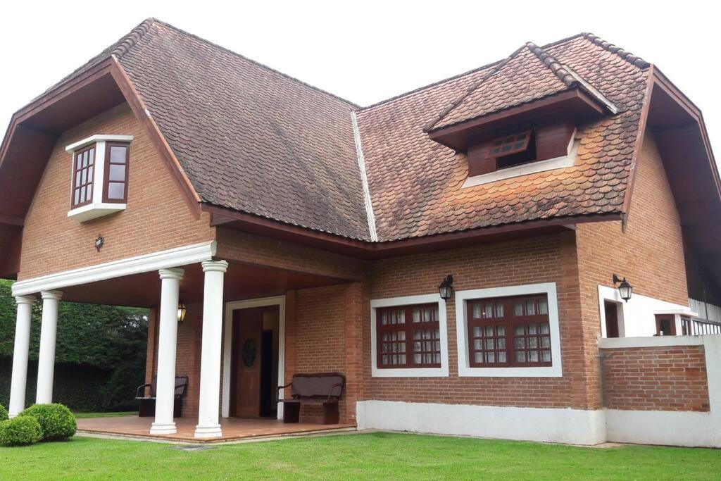 Casa e Vista privilegiadas no Alto do Capivari