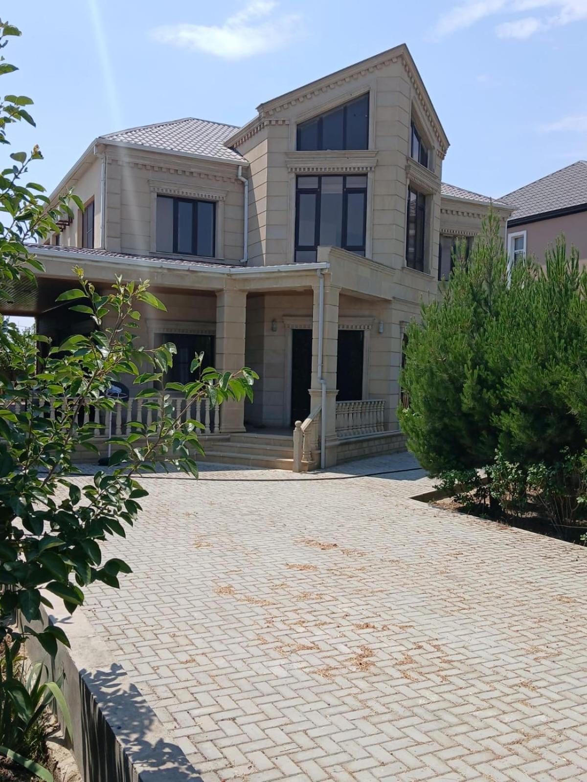 Spacious 4-Bed Country Getaway Home