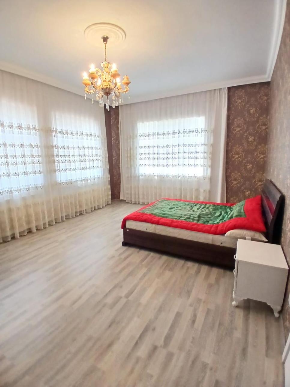 Spacious 4-Bed Country Getaway Home