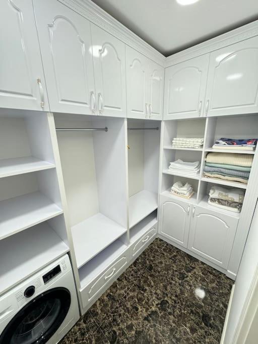 Luxury Apartment In Downtown