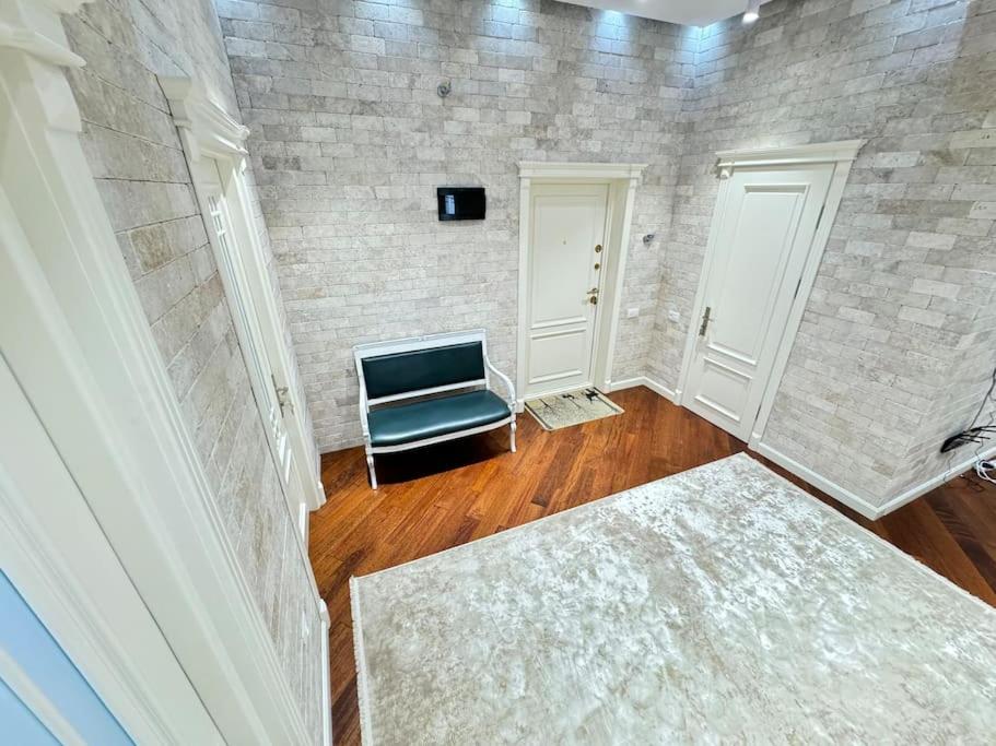 Luxury Apartment In Downtown