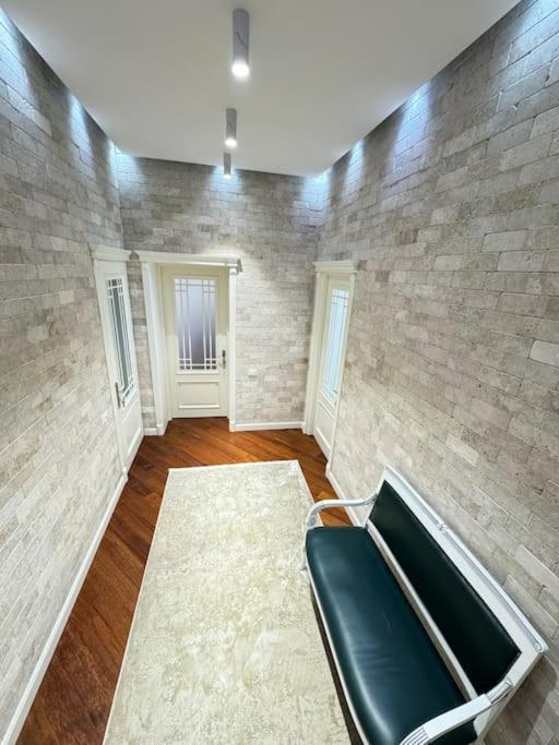 Luxury Apartment In Downtown