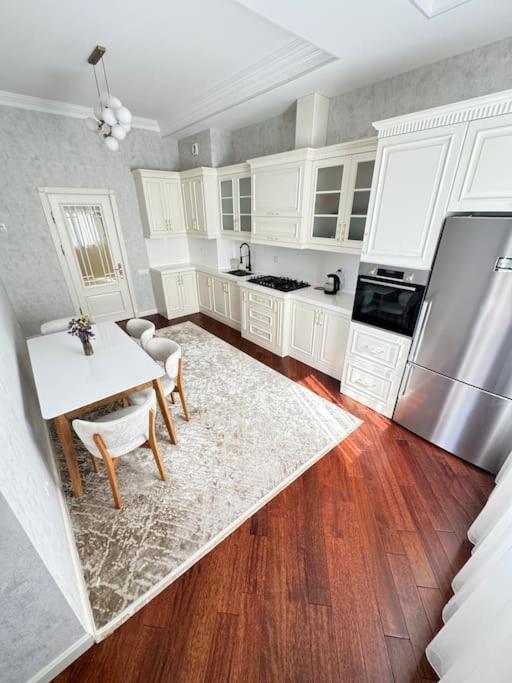 Luxury Apartment In Downtown