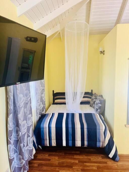 Neaja's English Harbour Escape