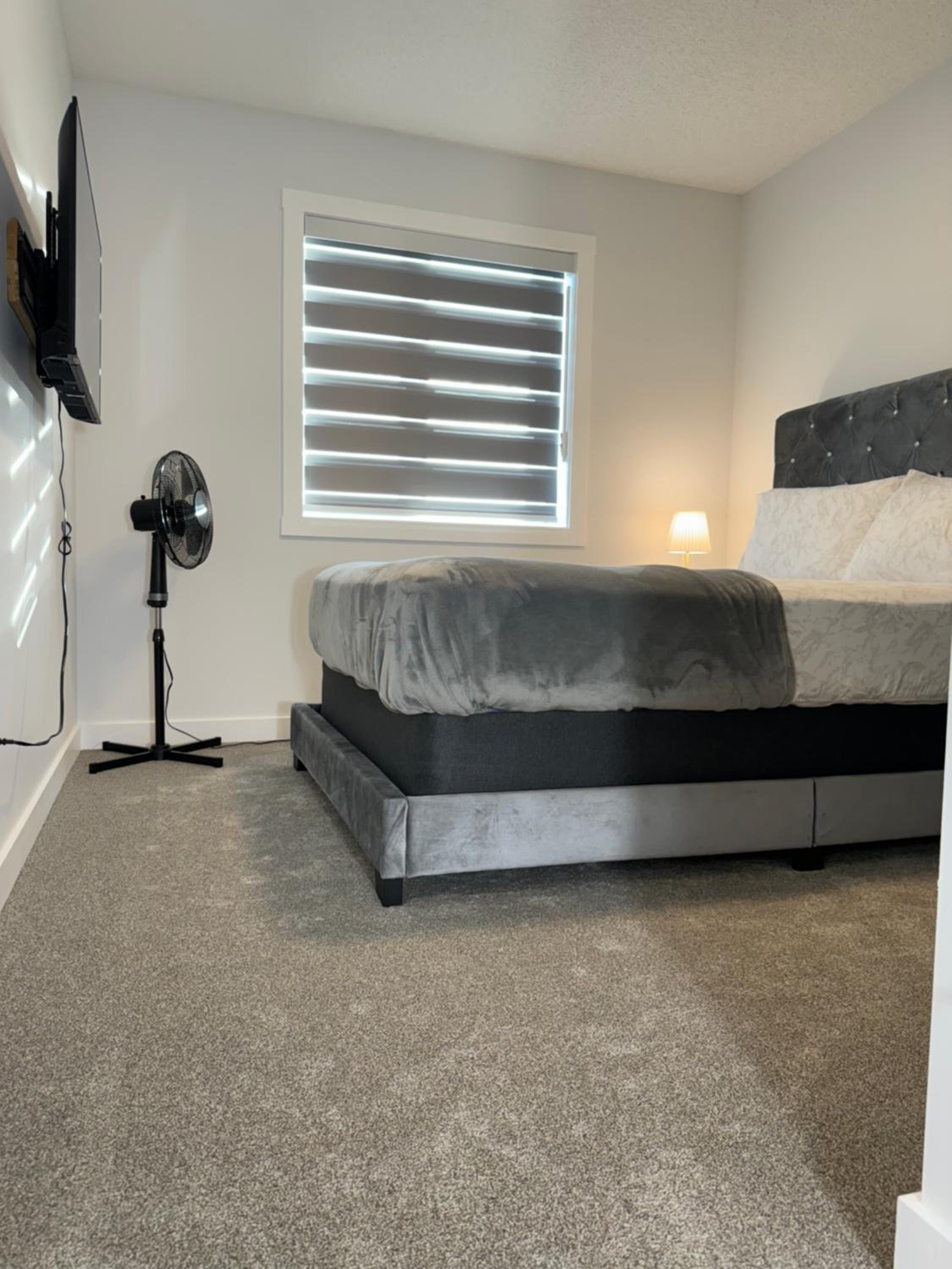 Serene Stay - Private Room and bath with Parking and Wi-Fi