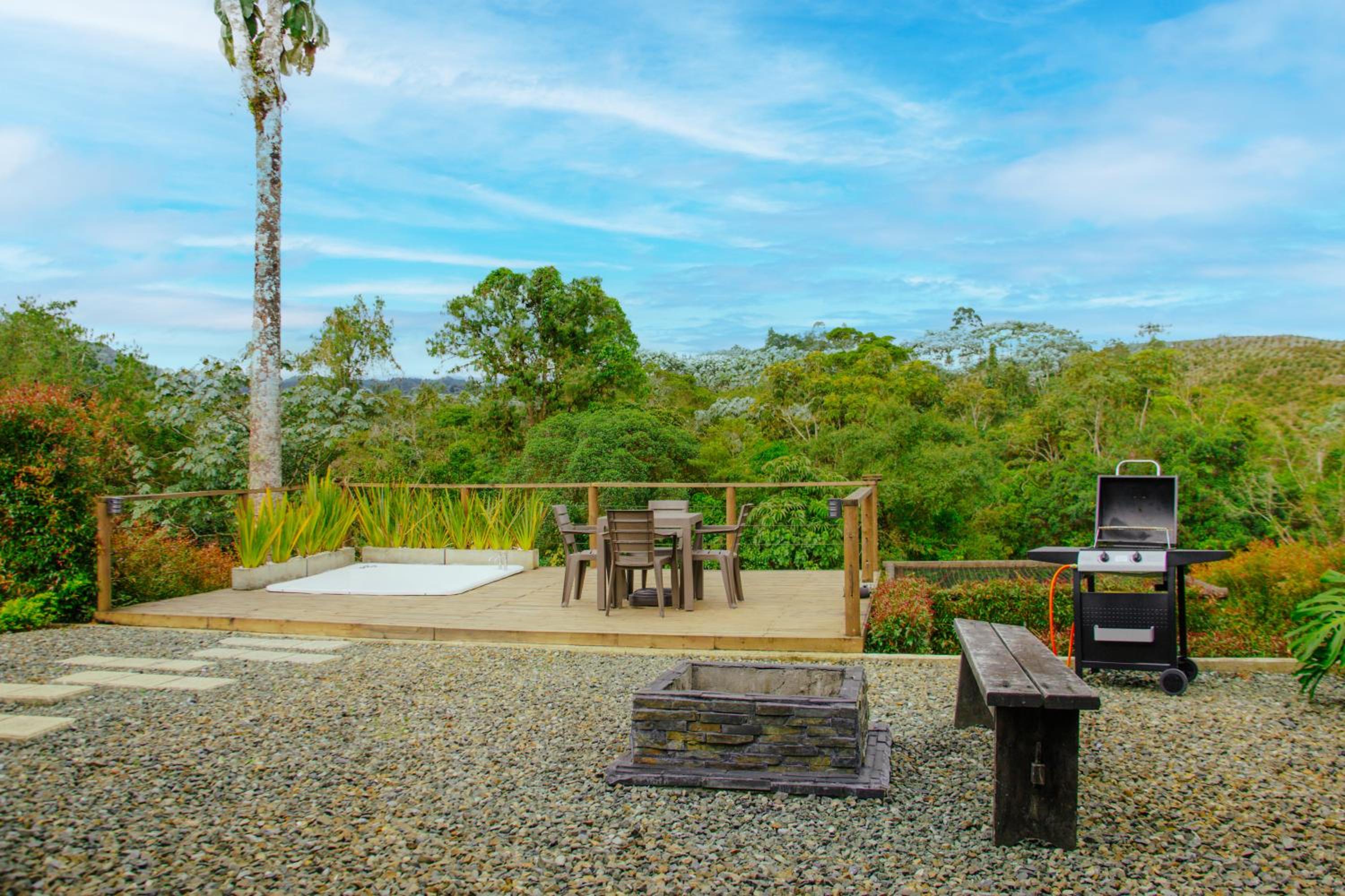 Boskoso Forest Retreat Jacuzzi & Waterfall
