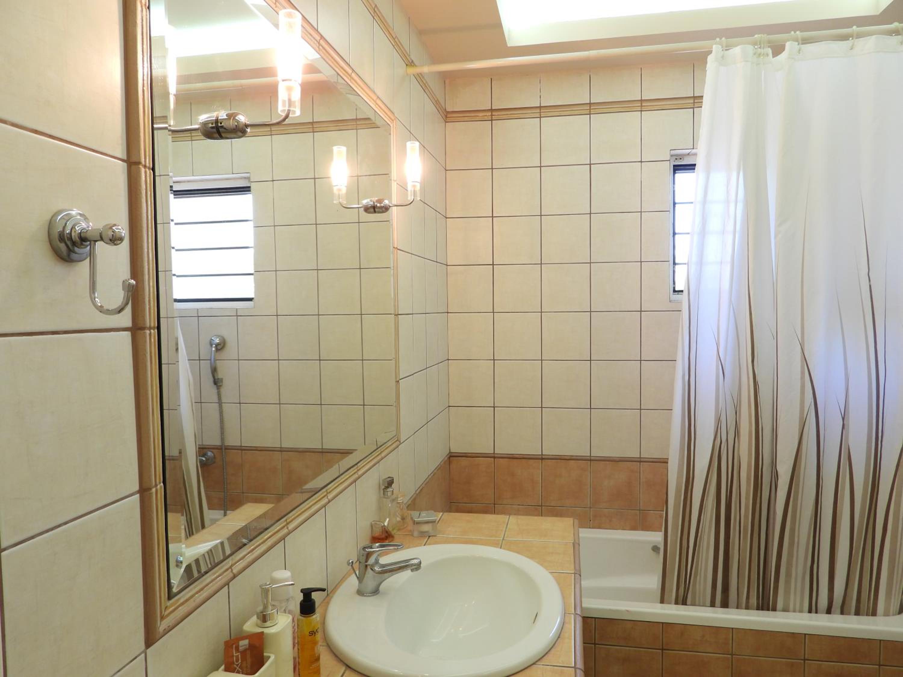 Lora's house - Property Image 16