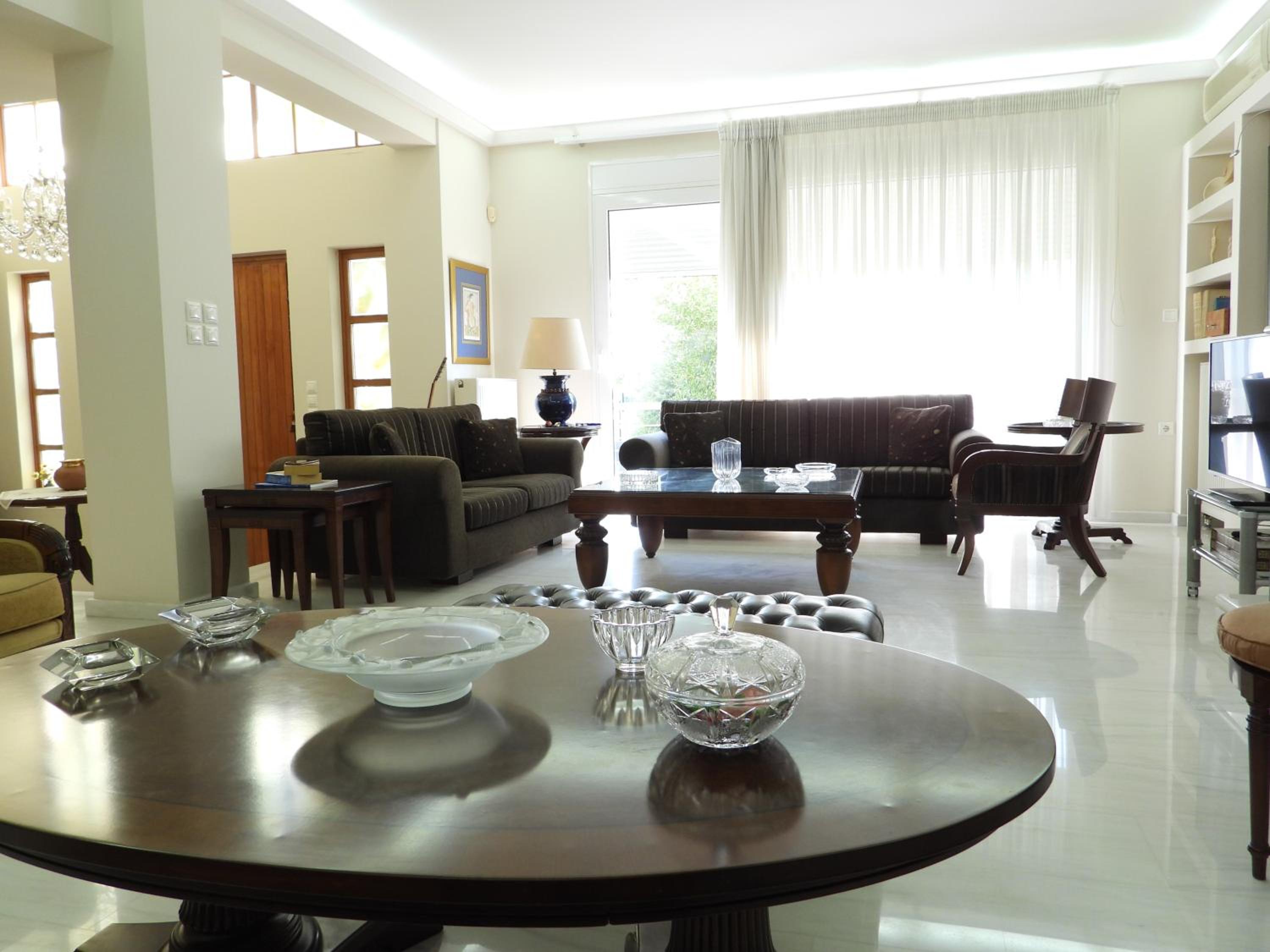 Lora's house - Property Image 2