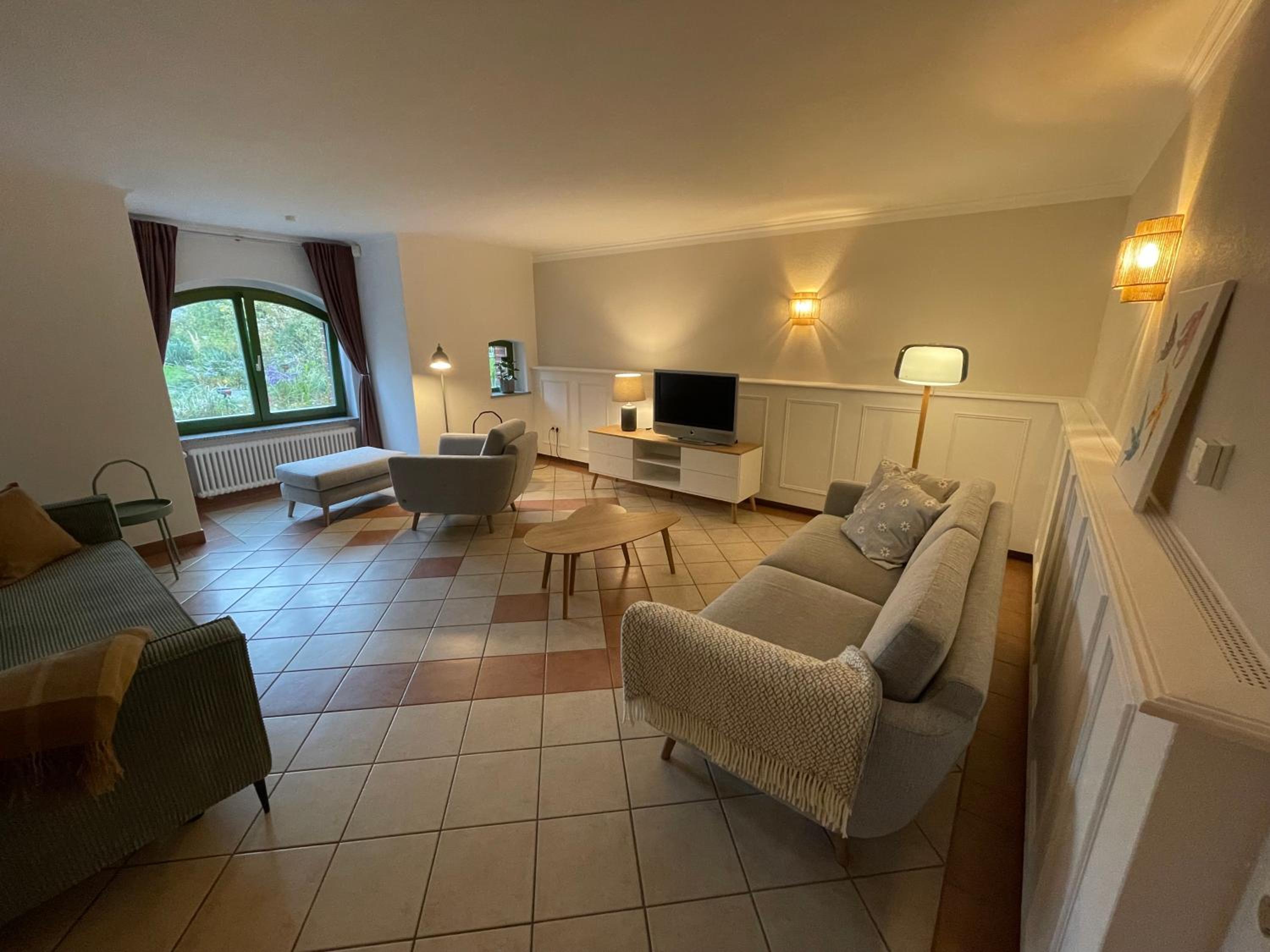 Villa Daries - Ferienwohnung mit eigenem Müritzstrand
